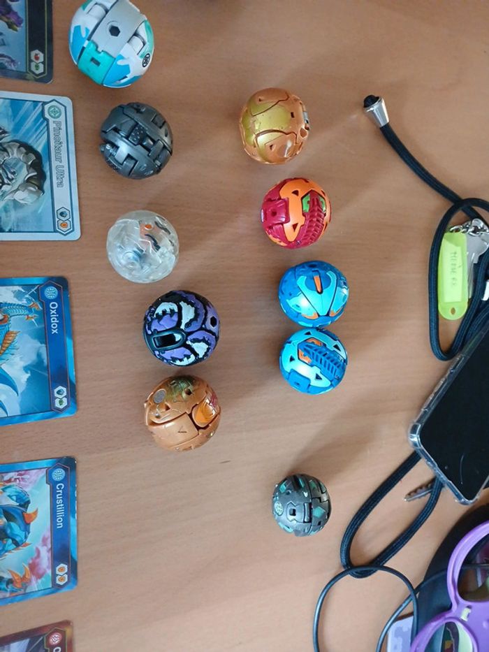 Lot de 15 bakugan + cartes magnetiques + cartes collection - photo numéro 19