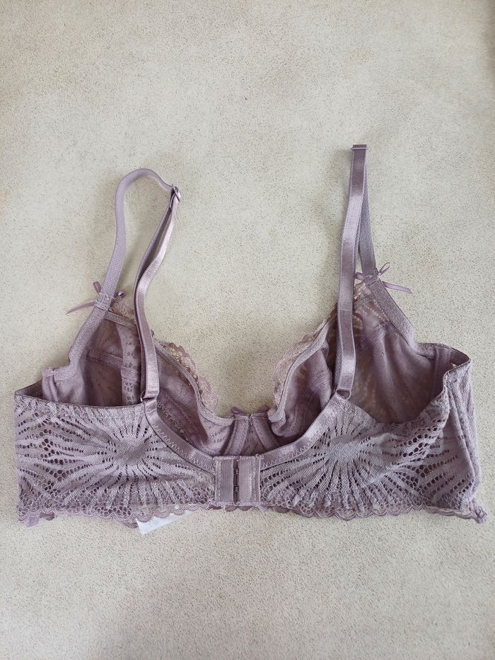 Soutien gorge taille 90 C - photo numéro 4
