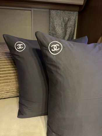 Taie d'oreiller brodé