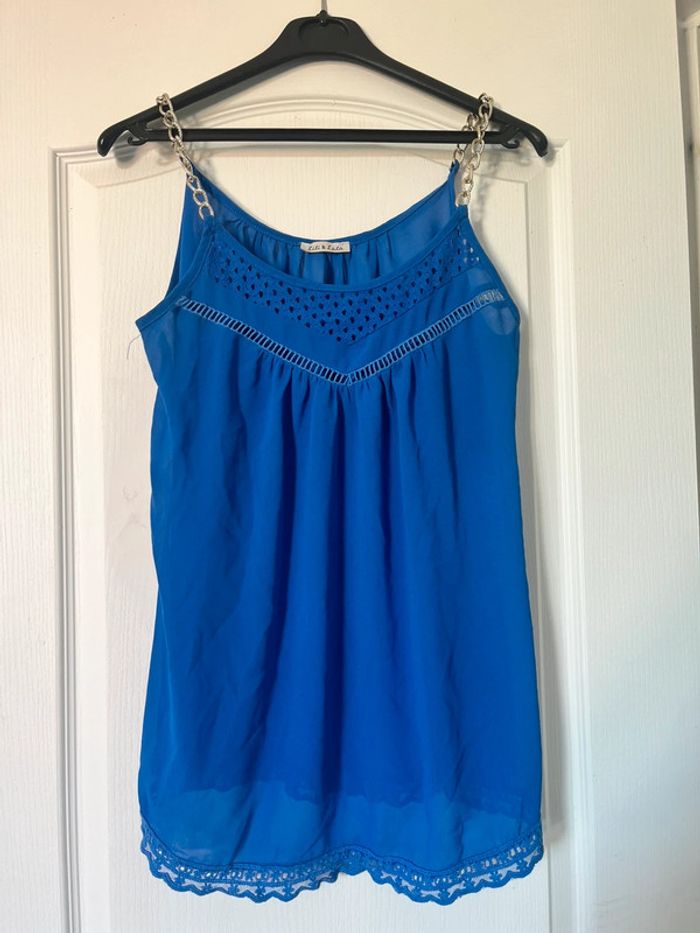Haut été bleu léger