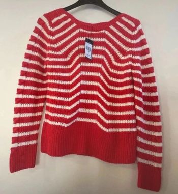 Très beau pull Burton taille M Neuf valeur 69e