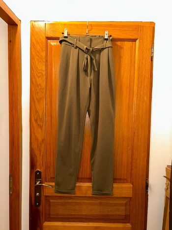 Pantalon taille haute avec noeud à la taille