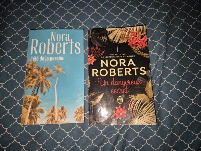 Lot de 2 livres de Nora Roberts
