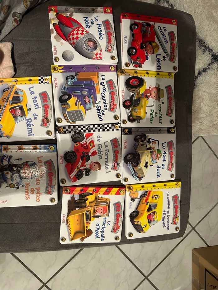 Mot livré petit garçon