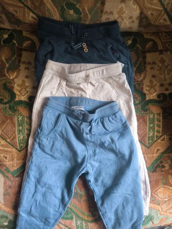 3 pantalons type jogging 18 mois