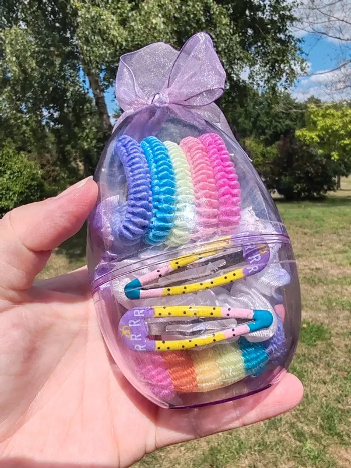 Lot accessoires de coiffures dans un oeuf violet - photo numéro 6