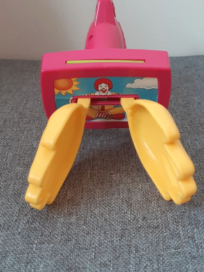 Jouet McDonald's 1993 tape mains 👏 - photo numéro 6