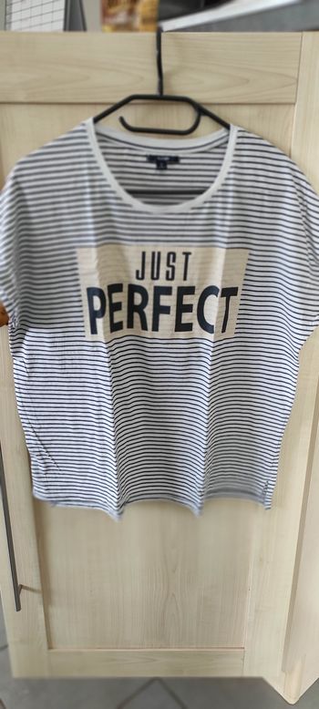 T-shirt MC rayé "juste perfect" Kiabi 18 ans