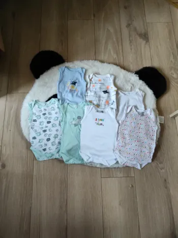 💙lot de 7 bodys  💙taille 50-56 cm  💙 très bon état 