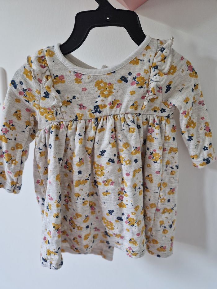 Robe Petit Bateau taille 6 mois