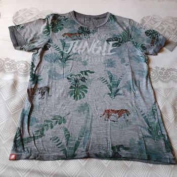 Tee shirt de taille 16ans 