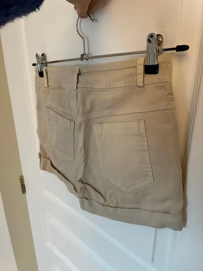 Short beige - photo numéro 3