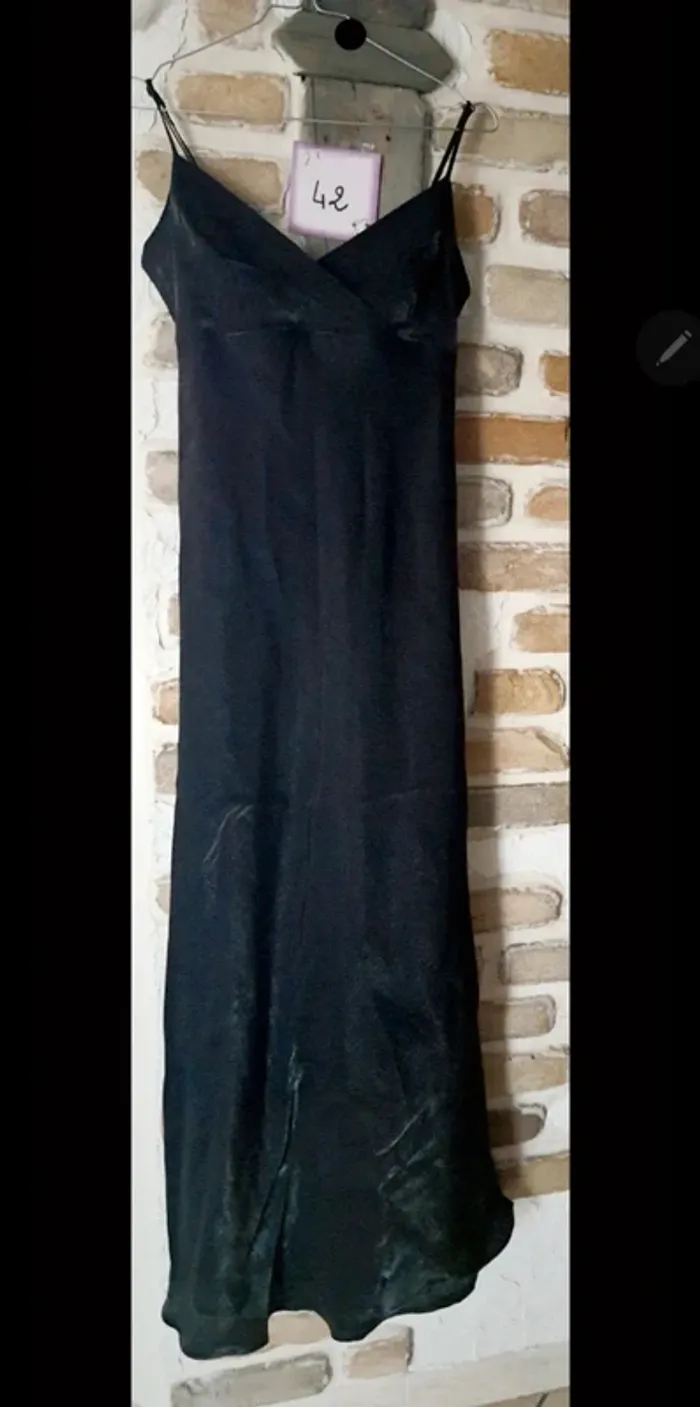Robe de fête noir scintillant - photo numéro 2
