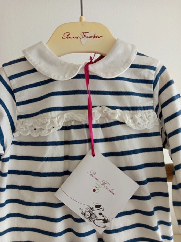 Grenouillère Pomme Framboise avec col Claudine et dentelle 6 mois neuve avec étiquette 🏷 - photo numéro 2