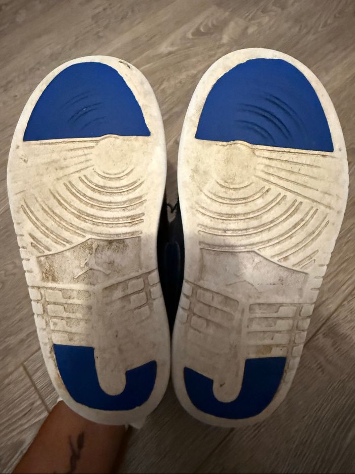 Baskets montantes Nike Jordan Pointure 29,5 - photo numéro 7