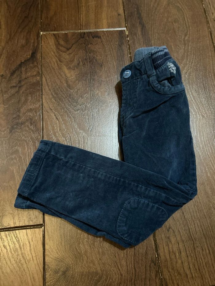 Pantalon en velours côtelé bleu a empiècements sergent major taille 3 ans