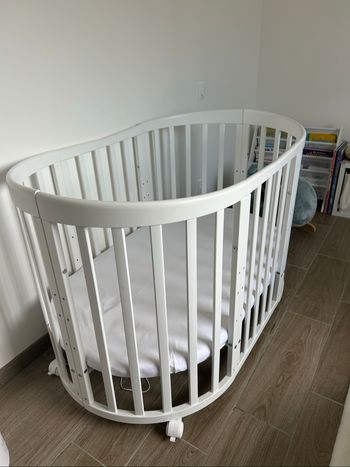 Lit évolutif bébé ovale avec matelas
