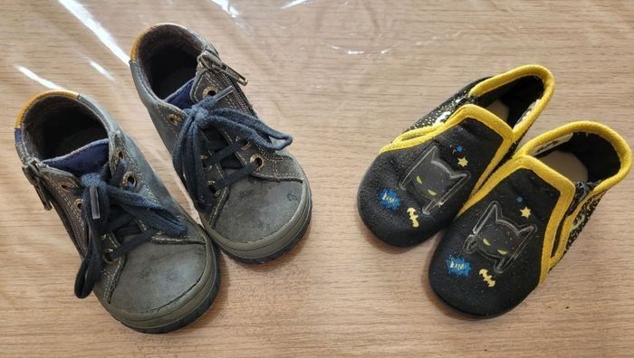 Lot de chaussures/ chaussons garçon T21