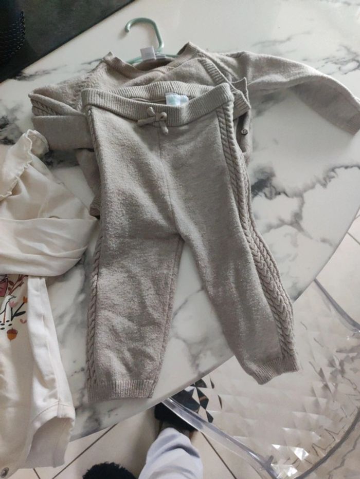 Ensemble trois pièces bodie pantalon pull Marie Disney taille 9 mois - photo numéro 4