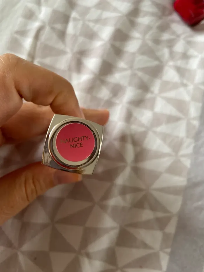 Rouge estee lauder teinte 210 rose naughty Nice - photo numéro 2