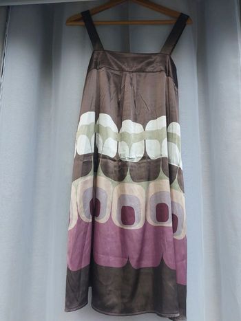 Robe ample tissu effet soie mélange de rose violet blanc vert et marron glacé 