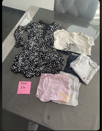 Lot vêtement 5 ans fille
