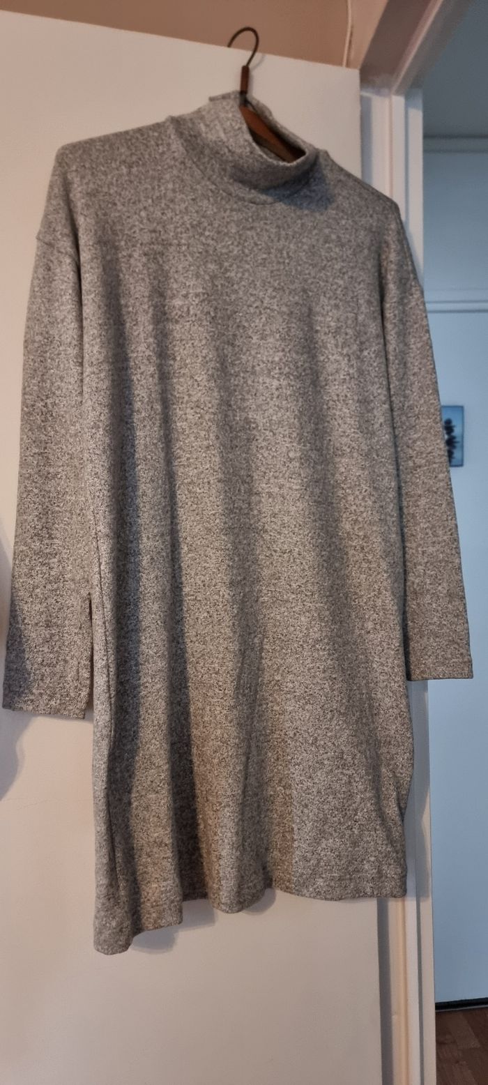 Robe Uniqlo neuve - photo numéro 2