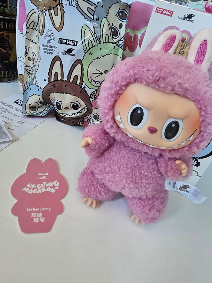 Labubu original Lychee Berry Pop Mart The Monsters - photo numéro 5