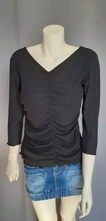 Joli pull noir