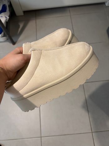 UGG PRETTYLITTLETHING