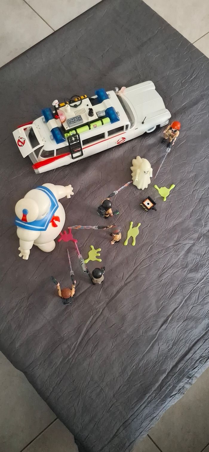 Lot Playmobil "SOS Fantômes" - Voiture Ecto-1, Marshmallow Man, 5 Personnages et Accessoires - photo numéro 8