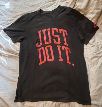 T-shirt Nike noir – très bon état