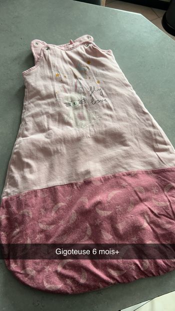 Vêtement accessoires bébé