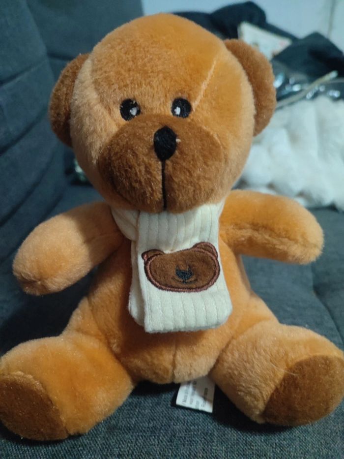 Peluche petit ours