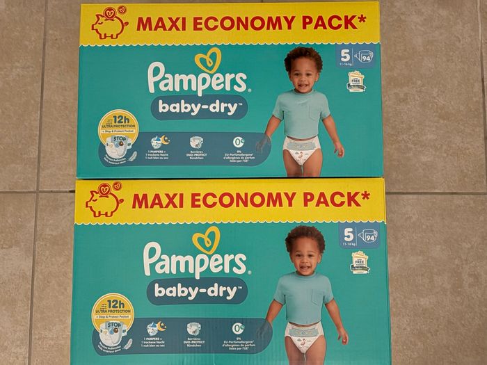 Couches Pampers Taille 5 Neuf
