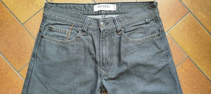 Jean Kaporal W29 Demi-slim gris foncé ciré Très Bon État - photo numéro 2