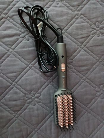 Brosse chauffante lissante