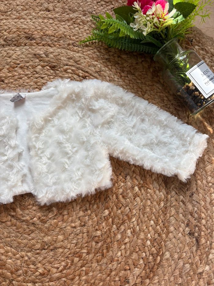 🌺Boléro blanc en fausse fourrure Taille 12mois/80cm🌺 - photo numéro 3