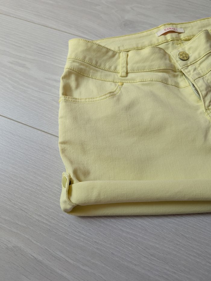 Short jaune pâle - photo numéro 5