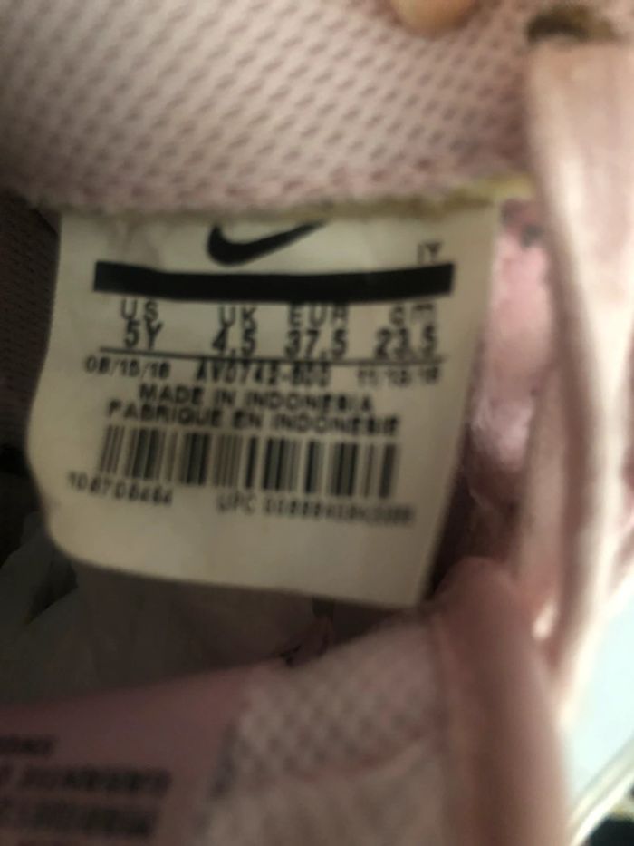 Baskets Nike air . Taille 37,5 - photo numéro 9