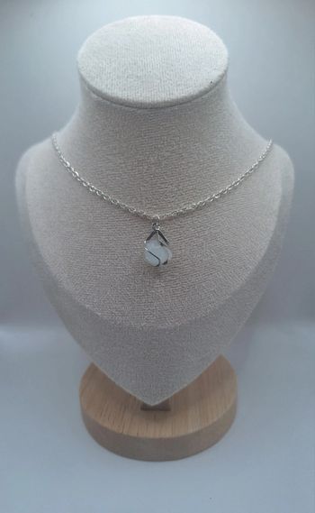 Collier perle enfermé