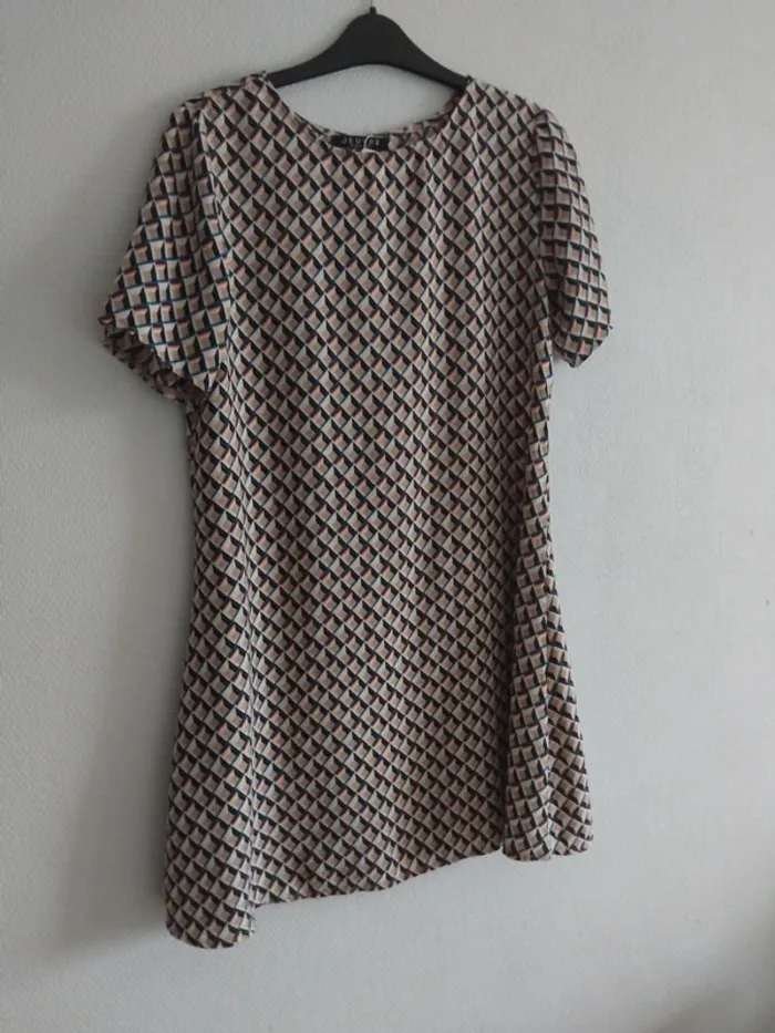 Robe jeuvre taille S - photo numéro 2