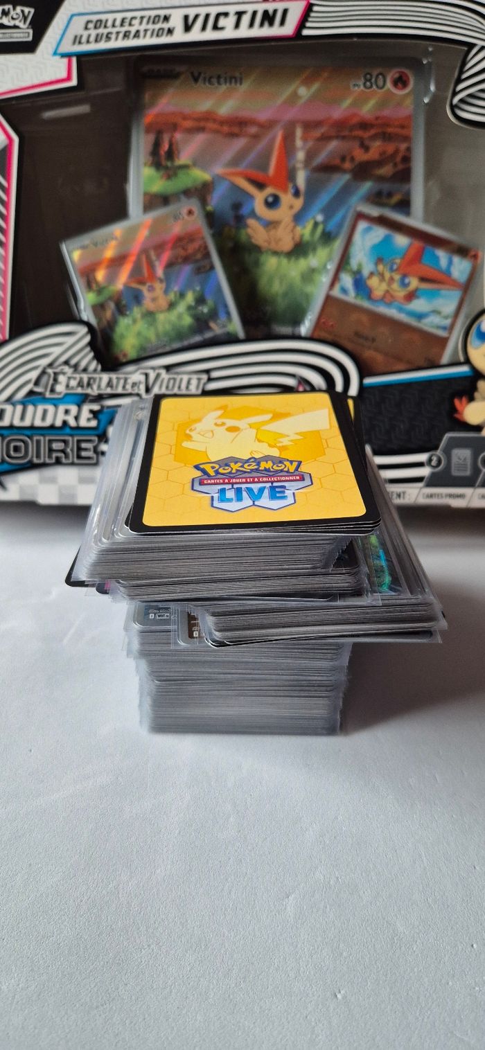 Pokémon masterball pokeball reverse me01 me02 ev10.5 victini ( sortie de boosters et ETB )