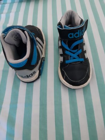 baskets adidas montantes à scratch