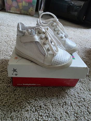 Chaussures bébé Babybotte 19