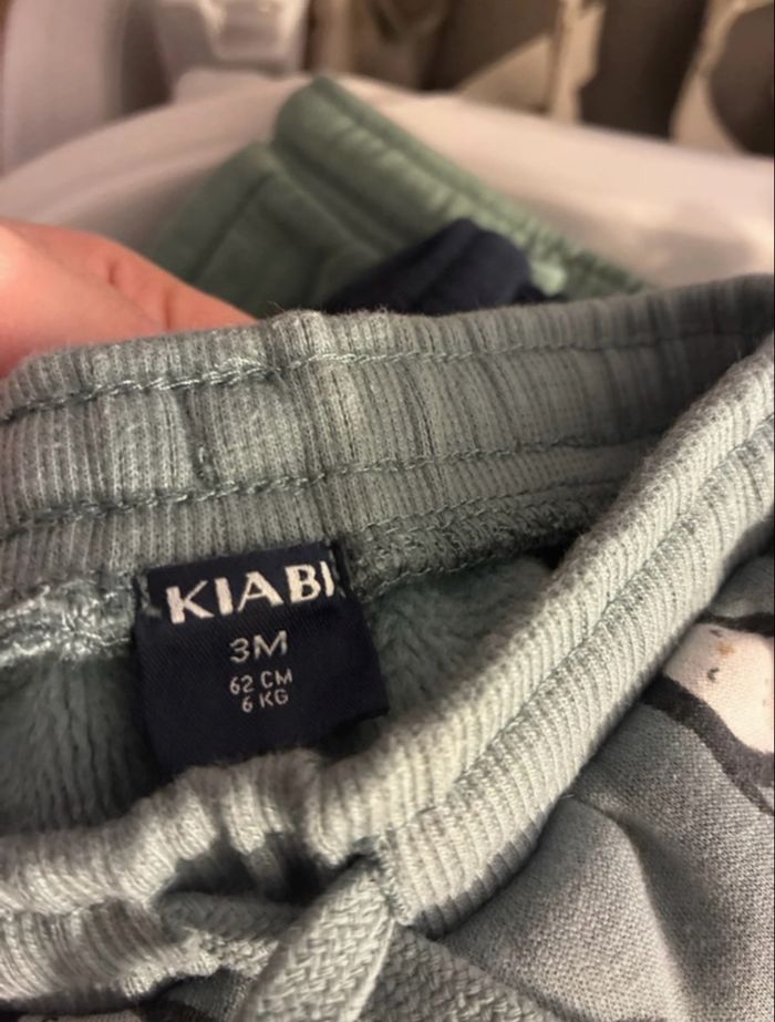 Lot 3 joggings bébé Kiabi 3 mois – Kaki, pingouin, bleu marine “Hello best friend” - photo numéro 5