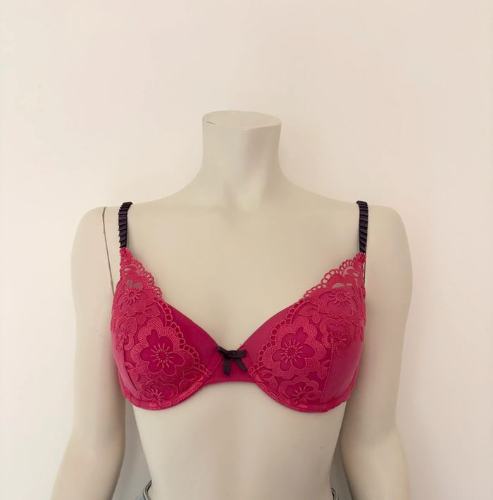🌺Soutien-gorge à coque rose foncé avec dentelle Taille EU 80B/FR 95B🌺