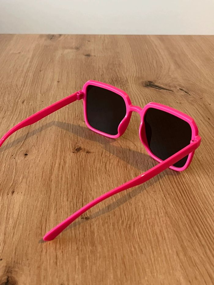 Lunettes de soleil femmes neuves - photo numéro 5