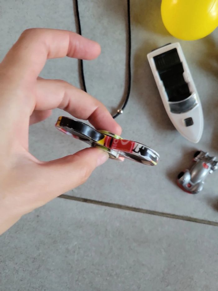 Lot Jouet divers spiderman smurf anse spnier bateaux collier - photo numéro 2