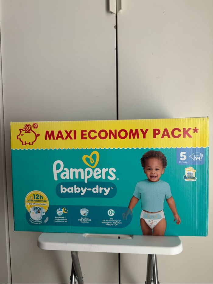 94 couches pampers taille 5